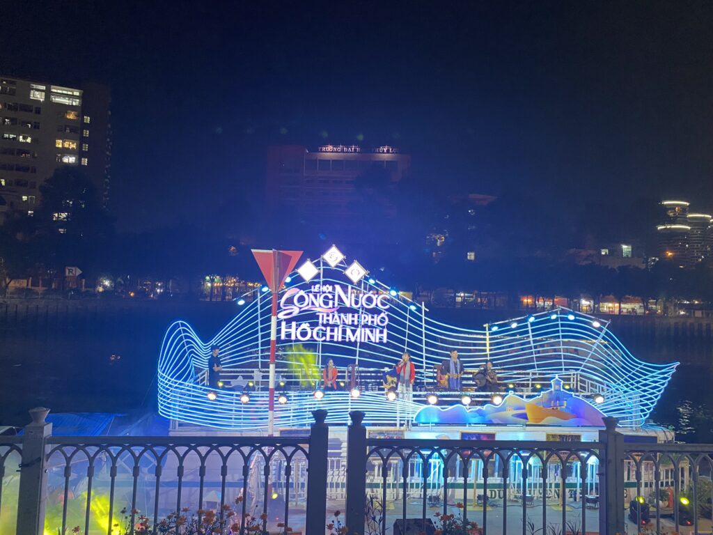 Cung cấp sân khấu