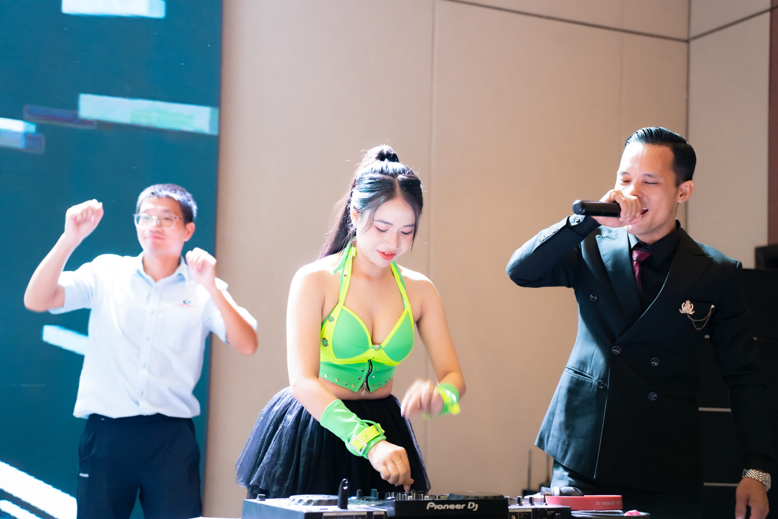 Cho thuê Dj giá rẻ