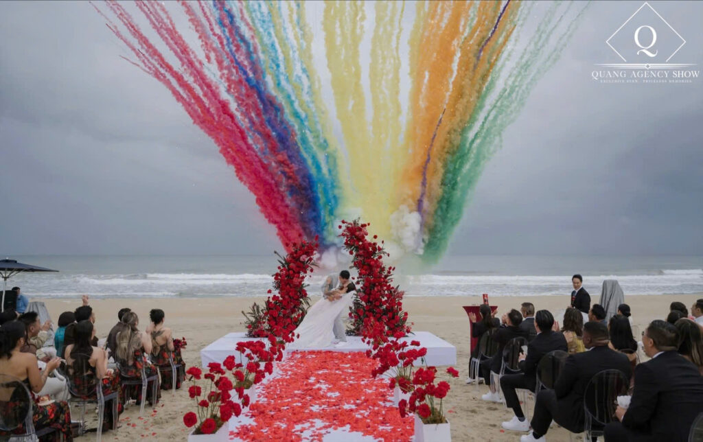 cung cấp khói nhiều màu đám cưới giá rẻ Quang Agency Show