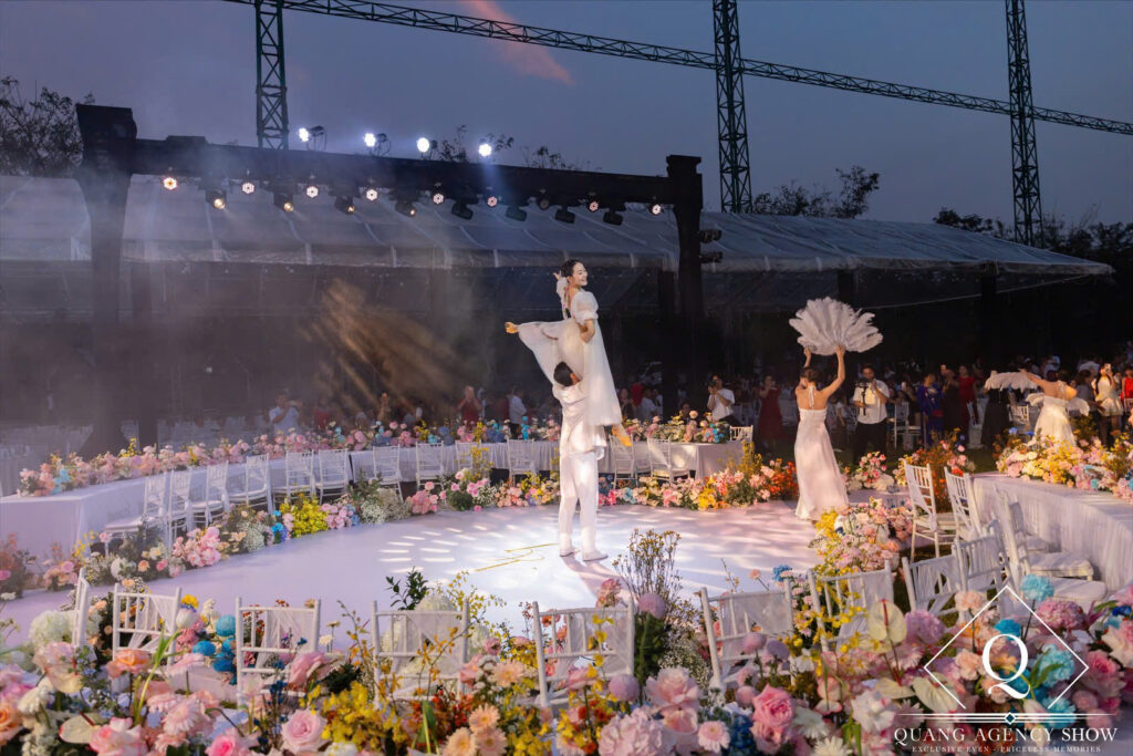 Thuệ ánh sáng đám cưới chuyên nghiệp giá rẻ