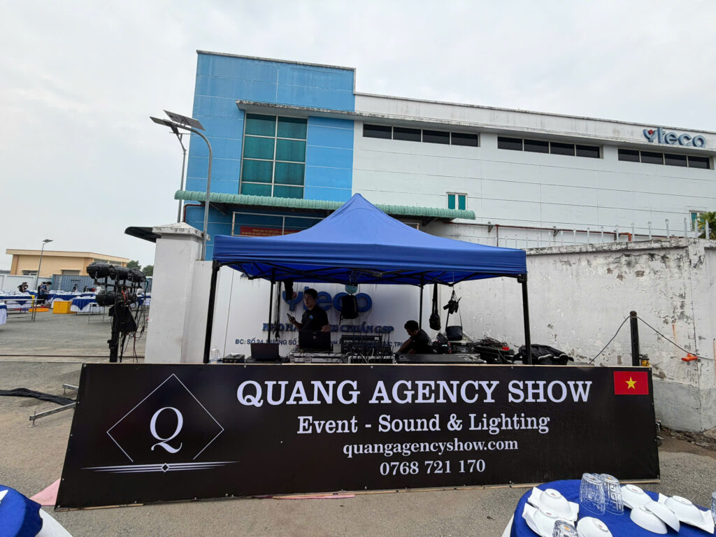 Thuê thiết bị tổ chức sự kiện Quang Agency Show