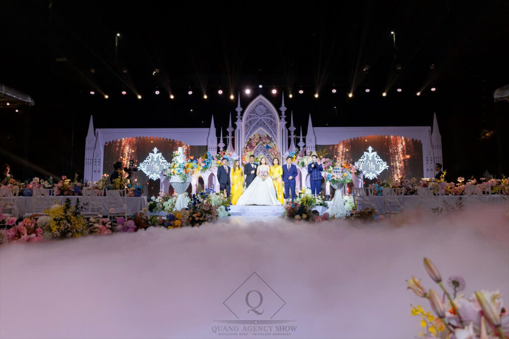 Khói lạnh thả sàn đám cưới